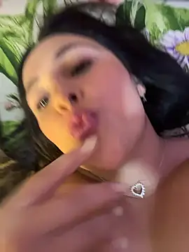 Taylortits live sex cam