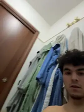 giovanni5281 live sex cam