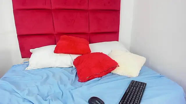 afroditaevans_'s cam snapshot