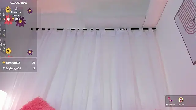 chloe_petite2's cam snapshot