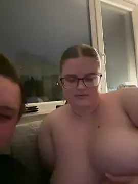 CurvyPaar2 live sex cam