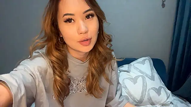 Ur_neighbor_Kira's cam snapshot