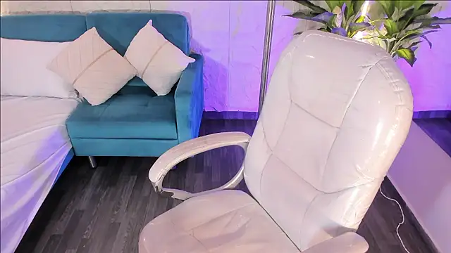 EmyWalton_'s cam snapshot