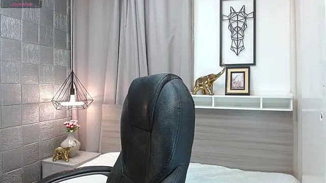 Iantwink18 live sex cam