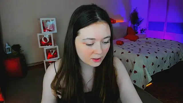 AlluringLookk's cam snapshot