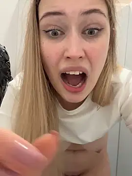 blonde_exe's cam snapshot