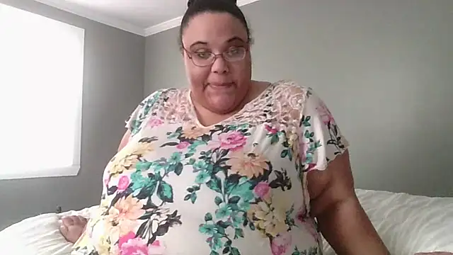 SexyBBW10790's cam snapshot