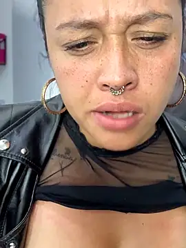 -Mia1's cam snapshot