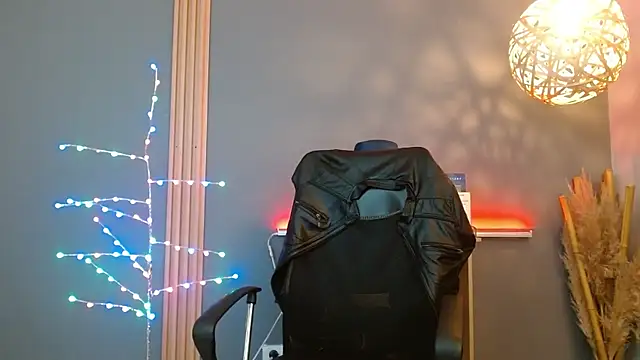 Reiko_85_ live sex cam