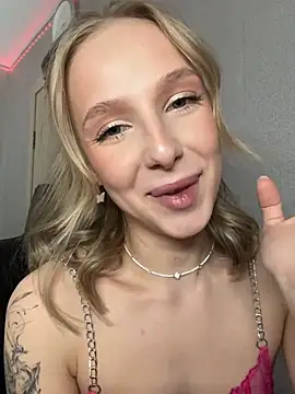 CaseyStar's cam snapshot