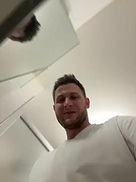 LubasOriginMen's cam snapshot