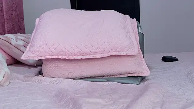 kendal_rossi's cam snapshot