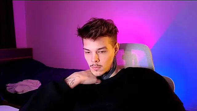 DENIS_HERE's cam snapshot