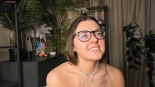 ThelmaJusto live sex cam