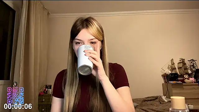 Kimi_Luckman's cam snapshot