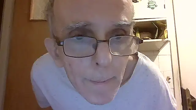 mariusica1@xh's cam snapshot