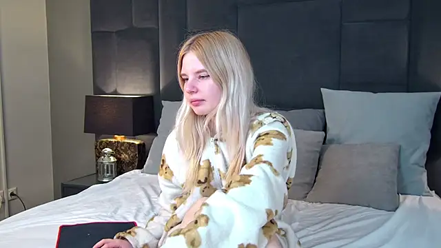 EsterSteele's cam snapshot