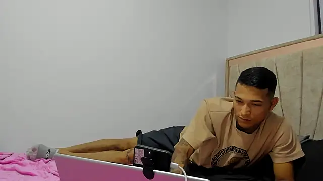 Hana_and_Zeta live sex cam