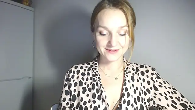 AliciaDesire's cam snapshot