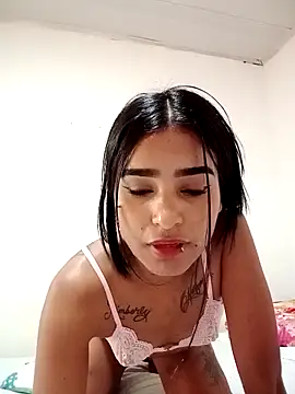 Nahomy_Kamber's cam snapshot