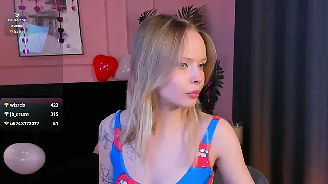 lucy_loy's cam snapshot