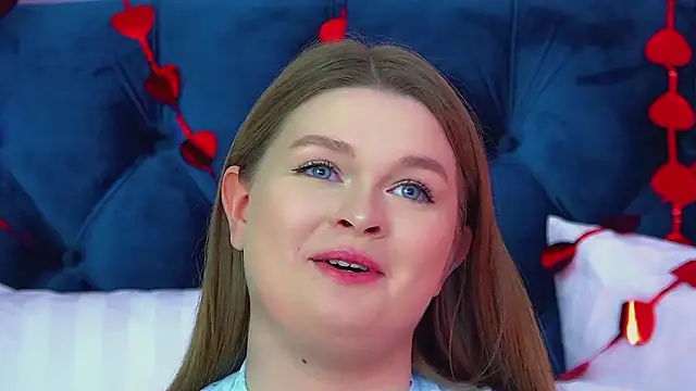 CrystalLyons live sex cam