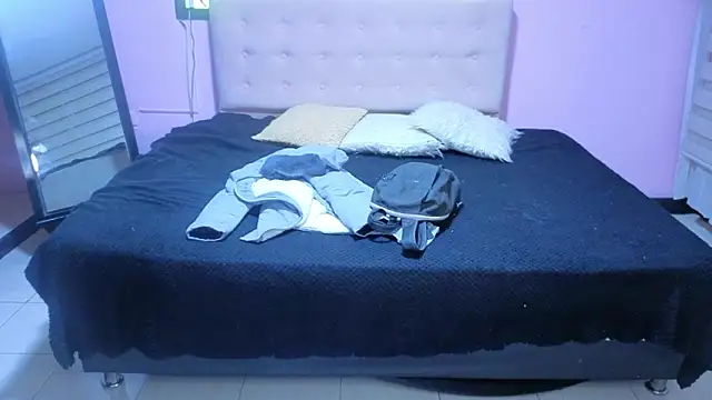 Sara_valderrama_'s cam snapshot