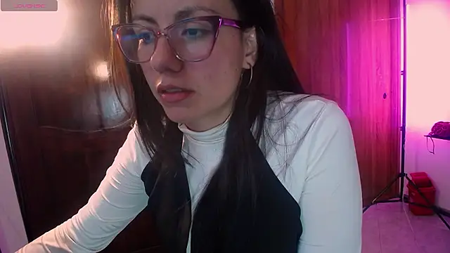 QueenRose94's cam snapshot