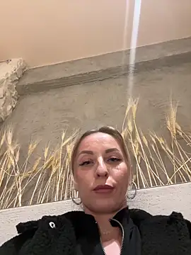 VikaBunny1 live sex cam