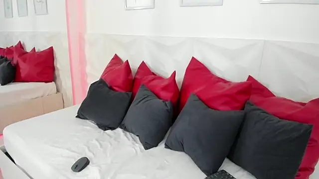 naomi_amoretti's cam snapshot