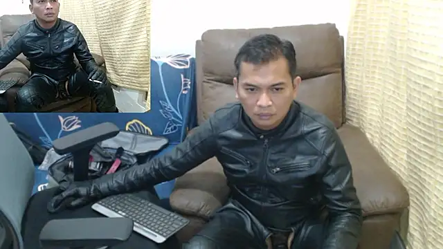 NeedyIron live sex cam