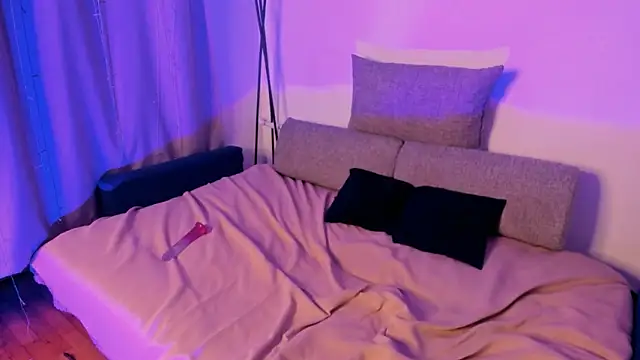 CalmFever live sex cam