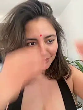 sukhakunis1 live sex cam