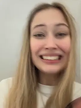 blonde_exe's cam snapshot