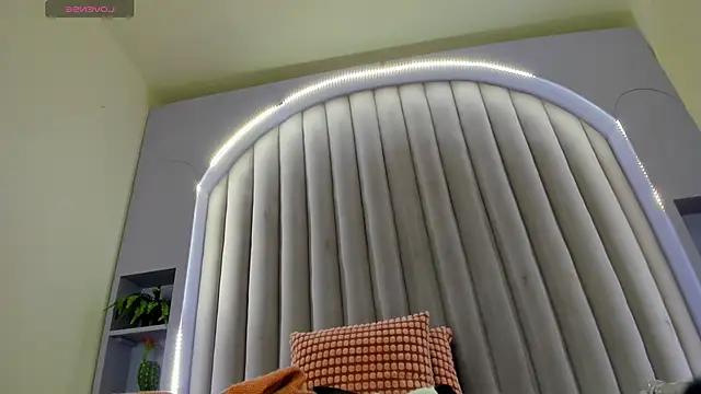 ChloeeMiller__ live sex cam