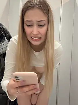 blonde_exe's cam snapshot