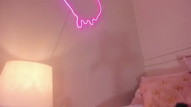 _lucia_18 live sex cam