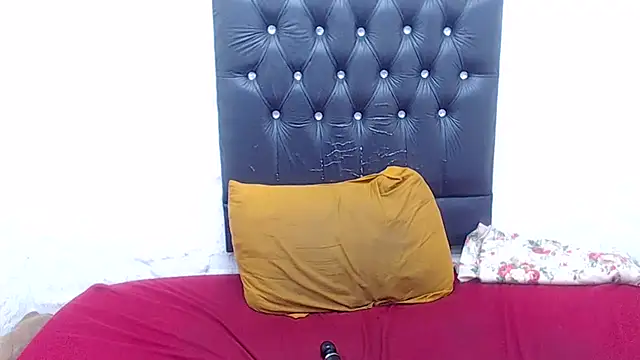 AUGUSTBLOOMxx's cam snapshot