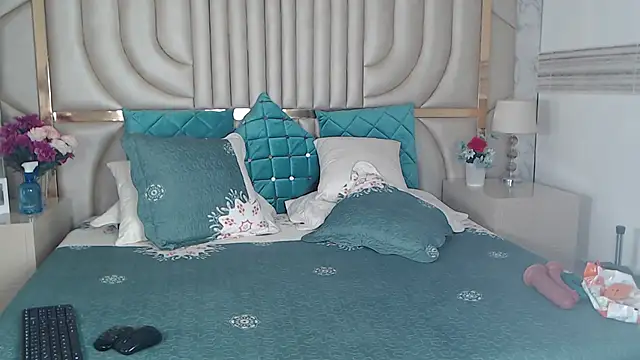 Charlotte_Storn's cam snapshot