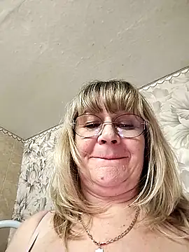 gentleblonde's cam snapshot