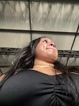 Pretty_Isadora live sex cam