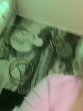 Laura_Millf's cam snapshot