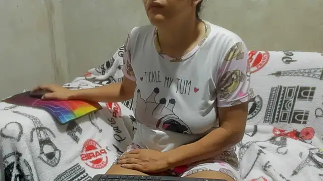 ivy_moon05's cam snapshot