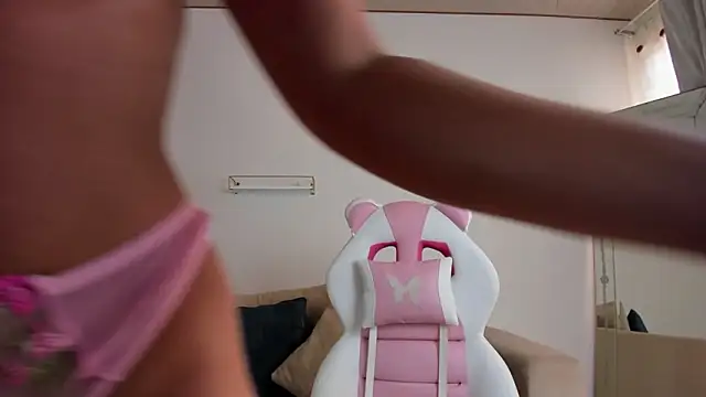 april_smiith's cam snapshot