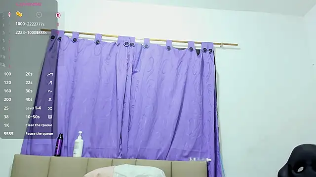 lilybaudyn_'s cam snapshot