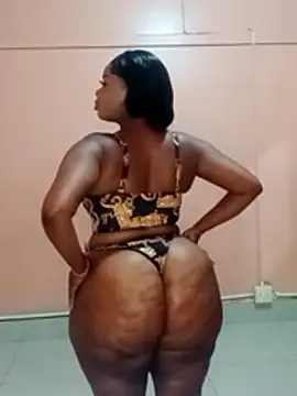 Luciouslips00's cam snapshot