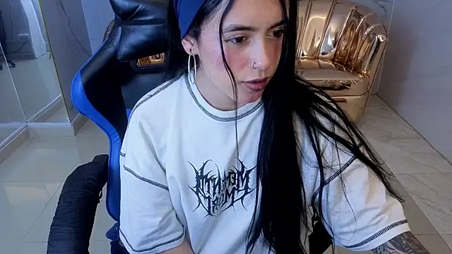 honey_torres_sub's cam snapshot