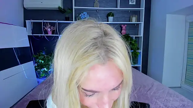 SabrinaSharm's cam snapshot