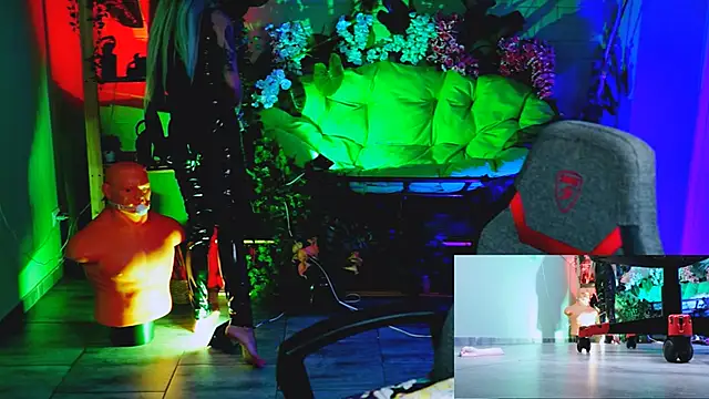 MonicaMaxwel's cam snapshot