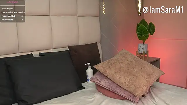 SaraMonroe1 live sex cam